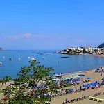 Un Angolo Di Mare...nel Centro Di Ischia! *