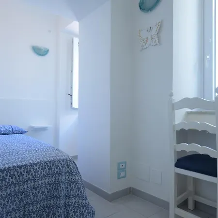 Casa vacanze Un Angolo Di Mare...nel Centro Di Ischia! *