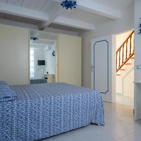 Un Angolo Di Mare...nel Centro Di Ischia! Hébergement de vacances