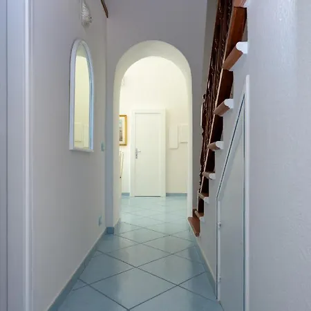 Un Angolo Di Mare...nel Centro Di Ischia! * Ischia